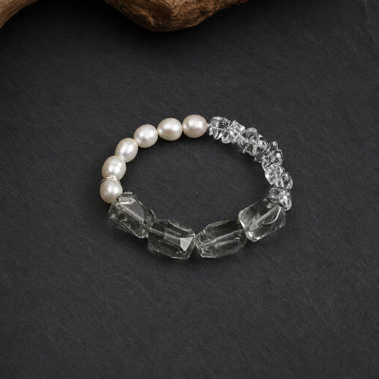 Close-up of green crystal and crushed ice pearl bracelet